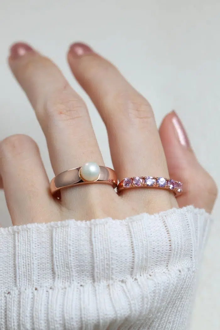 Thick Pearl Band Model2